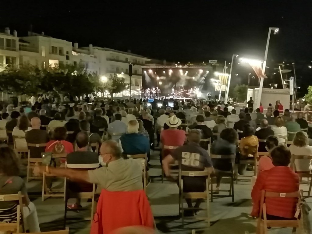 La imagen tiene un atributo ALT vacío; su nombre de archivo es foto8.jpg